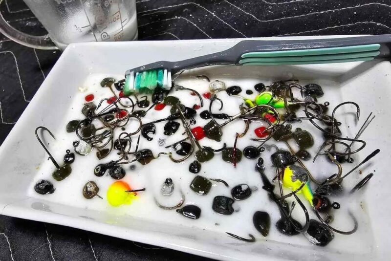 Preventing rust on fishing hooks vinegar