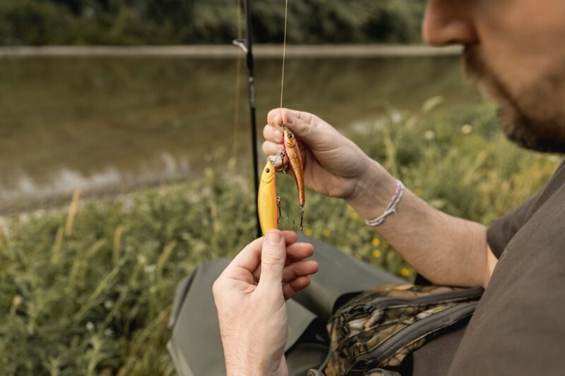 What lures work best in clear water?
