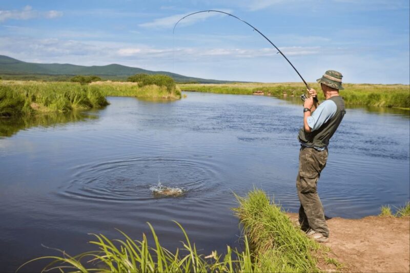 From Banks to Rapids: Proven Methods for Catching Fish in Rivers